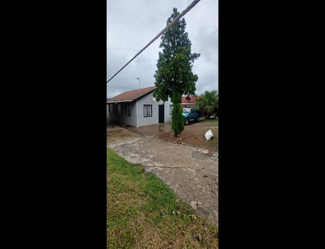 2 BEDROOM HOUSE FOR SALE IN LOTUS GARDENS